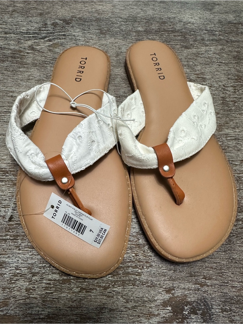 torrid NWT White Embroidered Thong Sandals with Tan Footbed